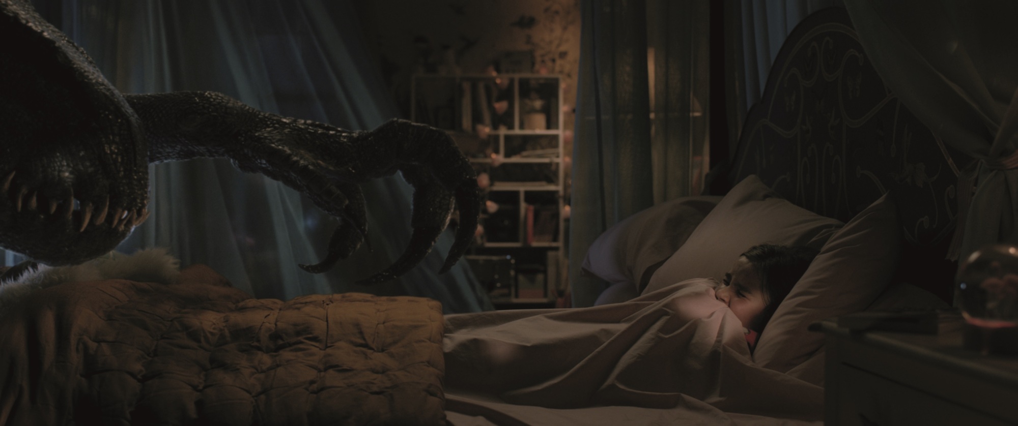 JURASSIC WORLD: FALLEN KINGDOM