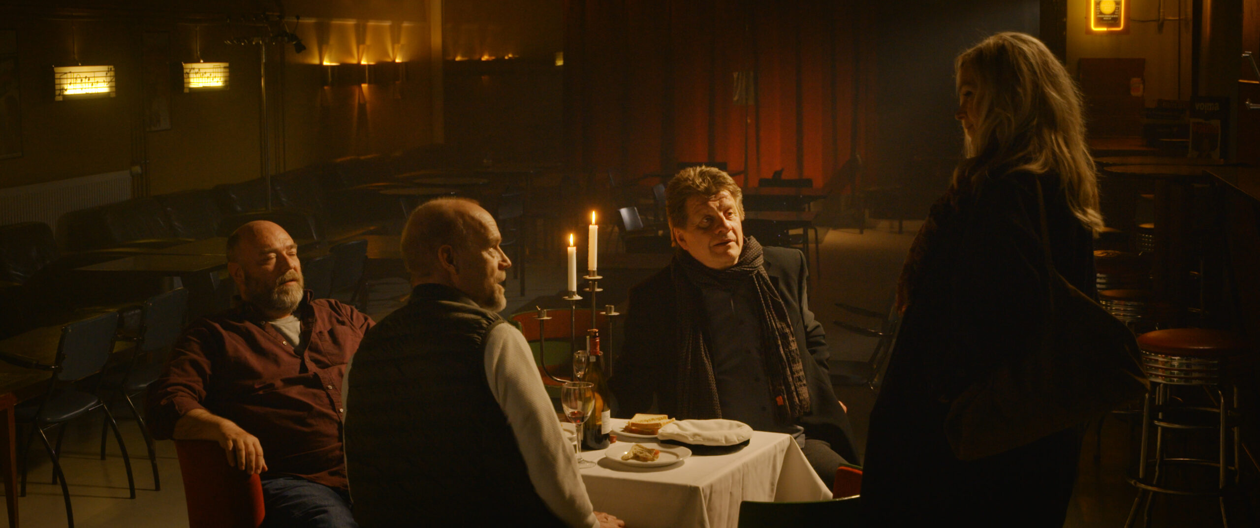 Yö armahtaa_Anu Sinisalo, Pertti Sveholm, Timo Torikka, Kari Heiskanen_copyright Marianna Films