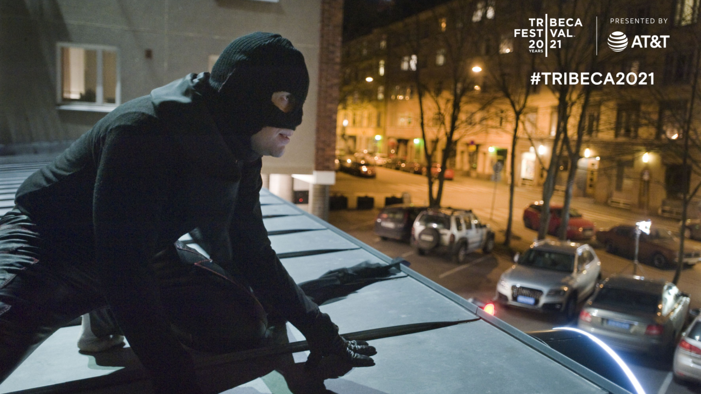 Tribeca_The Bouncer_4_1080p_bugged