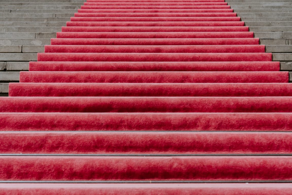 claudio-schwarz-Xjp9CDaxAX8-unsplash