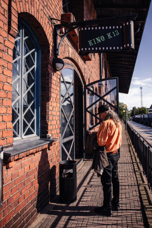 Kino K13:n sisäänkäynti
