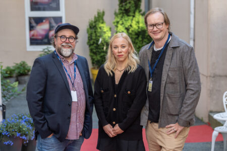 Tuottajat Oskar Forstén ja Sandra Enkvist sekä ohjaaja-käsikirjoittaja Arthur Franck Haugesundissa. Kuva: Grete Nygaard / New Nordic Films.