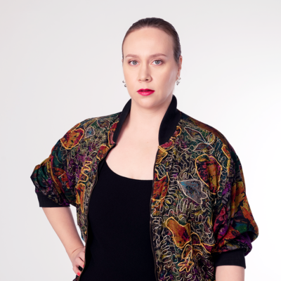 Ulla Heikkilä_kuvaaja Annika Miettinen_Tekele_nelio